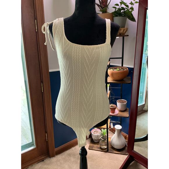 Lelis Cream Knit Bodysuit - Medium - Asymmetrical Straps - Picture 2 of 6